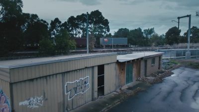 [cheerful classical
music on radio] - Wentworth