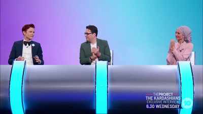 (CHEERING AND APPLAUSE)
(IMITATES 'LAW & ORDER' CHIME) - Would I Lie to You?
