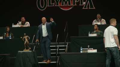 (CHEERING AND APPLAUSE) - Breaking Olympia: The Phil Heath Story