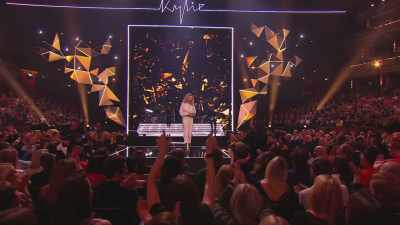 CHEERING AND APPLAUSE - An Audience With Kylie