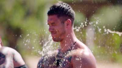 (CHEERING AND LAUGHING) - Love Island
