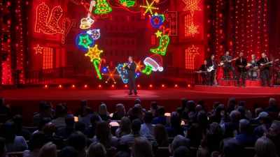 [cheering, applause] - Nate Bargatze's Nashville Christmas