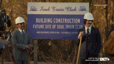 (cheering, applause) - American Soul