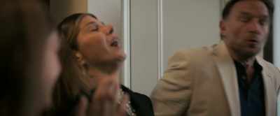 - [cheering]
- [auctioneer] £250 million. - Upgraded