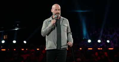 [cheering grows louder] - Tom Segura: Sledgehammer