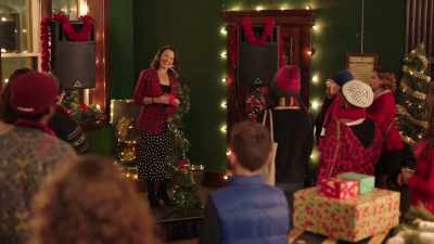 [cheering] - The Christmas Setup