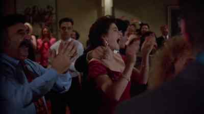 (cheering) - The Heartbreak Kid