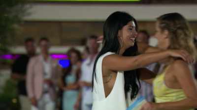(CHEERING) - Love Island
