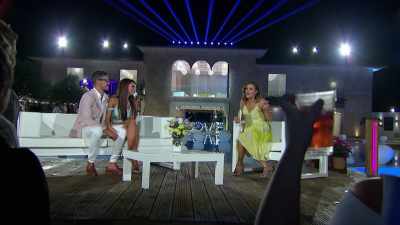 (CHEERING) - Love Island