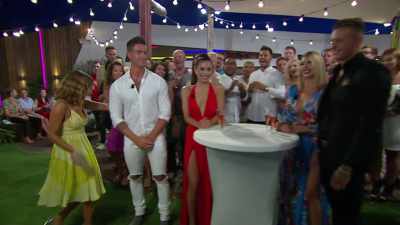(CHEERING) - Love Island