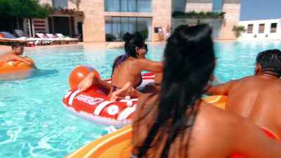 (CHEERING) - Love Island