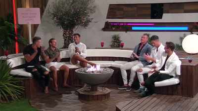 (CHEERING) - Love Island