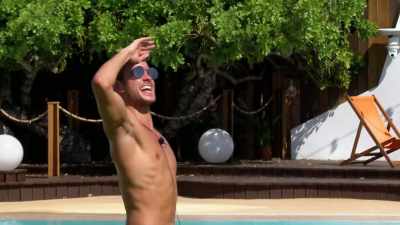 (CHEERING) - Love Island