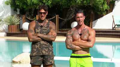 (CHEERING) - Love Island