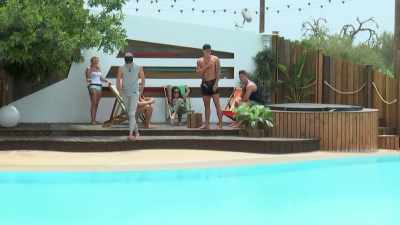 (CHEERING) - Love Island