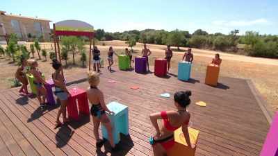 (CHEERING) - Love Island