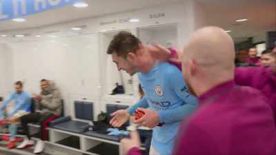 [cheering] - All or Nothing: Manchester City
