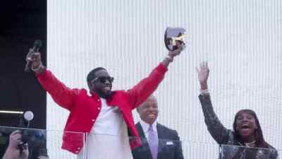 [cheering] - Diddy: The Making of a Bad Boy
