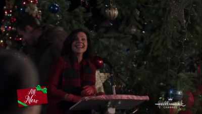 [cheering] - Christmas at Holly Lodge