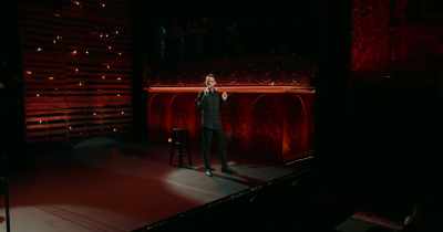 [cheering] - Neal Brennan: 3 Mics