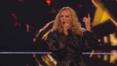 CHEERING - An Audience With Kylie
