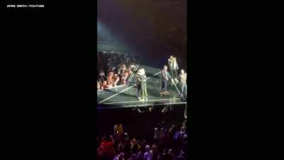 [cheering] - Aaron Carter: The Little Prince of Pop