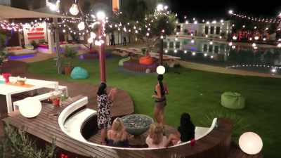 ‐(CHEERING)
‐She said yes! - Love Island