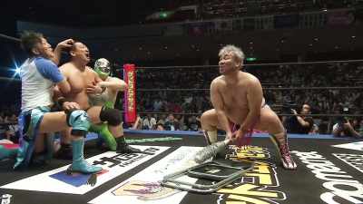 (Cheering)
(Takagi whimpers) - The Wrestlers