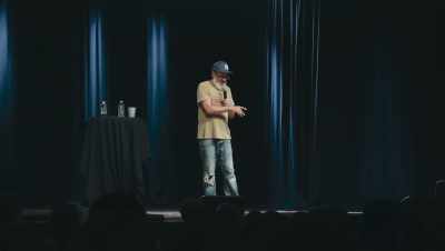 -[cheering]
-Uh... - David Cross: Oh Come On