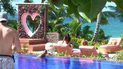 [CHEERING]
>> YOU READY? - Love Island