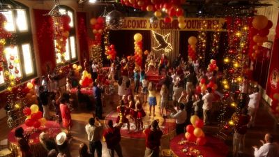 Cheerleaders: One! Two! Three! - Smallville