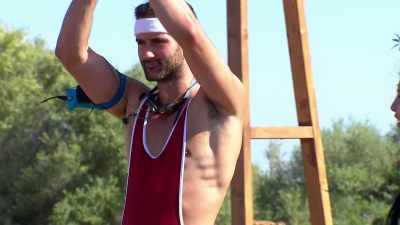 (CHEERS AND APPLAUSE) - Love Island
