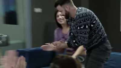 [cheers and applause]
- Let's go. - The Challenge: Untold History
