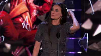 [ Cheers and applause ] - Comedy Central Roast of Bruce Willis