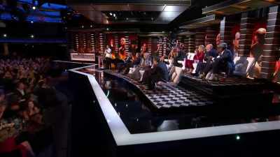 [ Cheers and applause ] - Comedy Central Roast of Bruce Willis