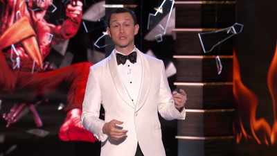 [ Cheers and applause ] - Comedy Central Roast of Bruce Willis