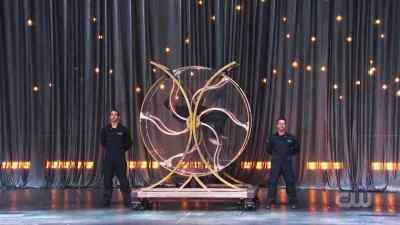 [cheers and applause] - Criss Angel's Magic with the Stars
