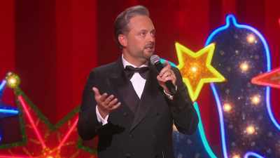 [cheers, applause] - Nate Bargatze's Nashville Christmas