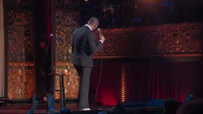 [cheers and applause] - Marlon Wayans Presents: The Headliners