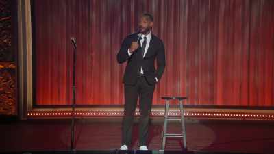 [cheers and applause] - Marlon Wayans Presents: The Headliners