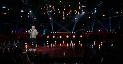 [cheers and applause] - Tom Segura: Sledgehammer