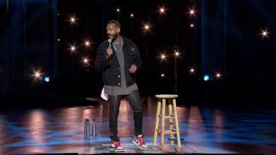 [ Cheers and applause ] - Marlon Wayans: You Know What It Is