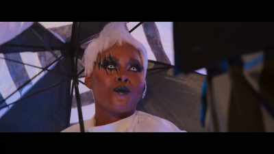 [ Cheers and applause ] - Legendary