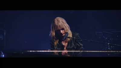 [cheers and applause] - Taylor Swift City of Lover Concert
