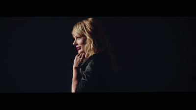 [cheers and applause] - Taylor Swift City of Lover Concert