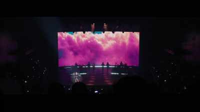 [cheers and applause] - Taylor Swift City of Lover Concert