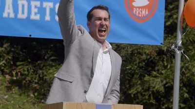 -(cheers and applause) - Rob Riggle's Ski Master Academy