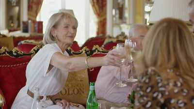 - Cheers.
- Cheers. - The Real Housewives of Dubai