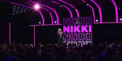 [cheers from the audience] - Nikki Glaser: Bangin'