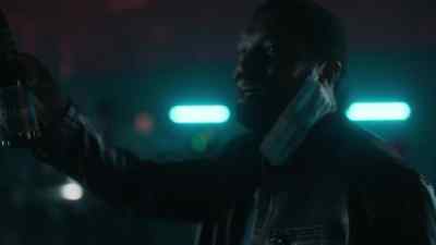 - Cheers, guys!
To Bobby! - Coroner
